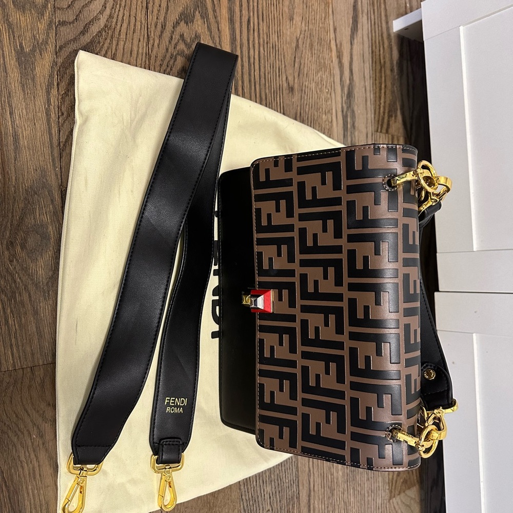 Fendi Brown and Black FF Logo Shoulder Bag with Gold Hardware - Picture 7 of 9